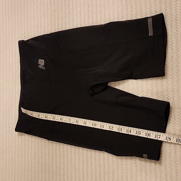 New Balance Performance Stretch Capri Fitted Biker Shorts Girls Size M -L No Tag - Picture 4 of 8